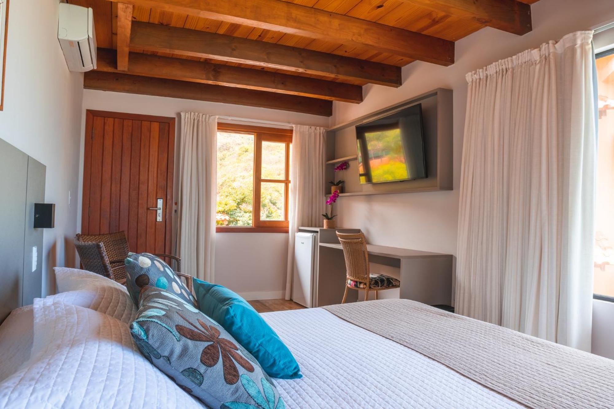 Hotel Atalaia Do Mariscal Bombinhas Rum bild